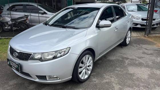 KIA CERATO 1.6 SX3 16V GASOLINA 4P MANUAL KIA CERATO 1.6 SX3 16V GASOLINA 4P MANUAL